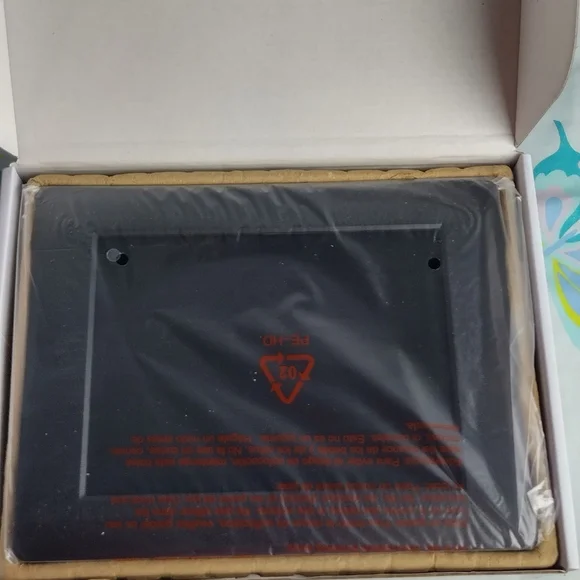 Aluratek 8 inch Digital Photo Frame 1024 x 768 Screen Resolution ADPFWM8S NIB - Picture 12 of 16